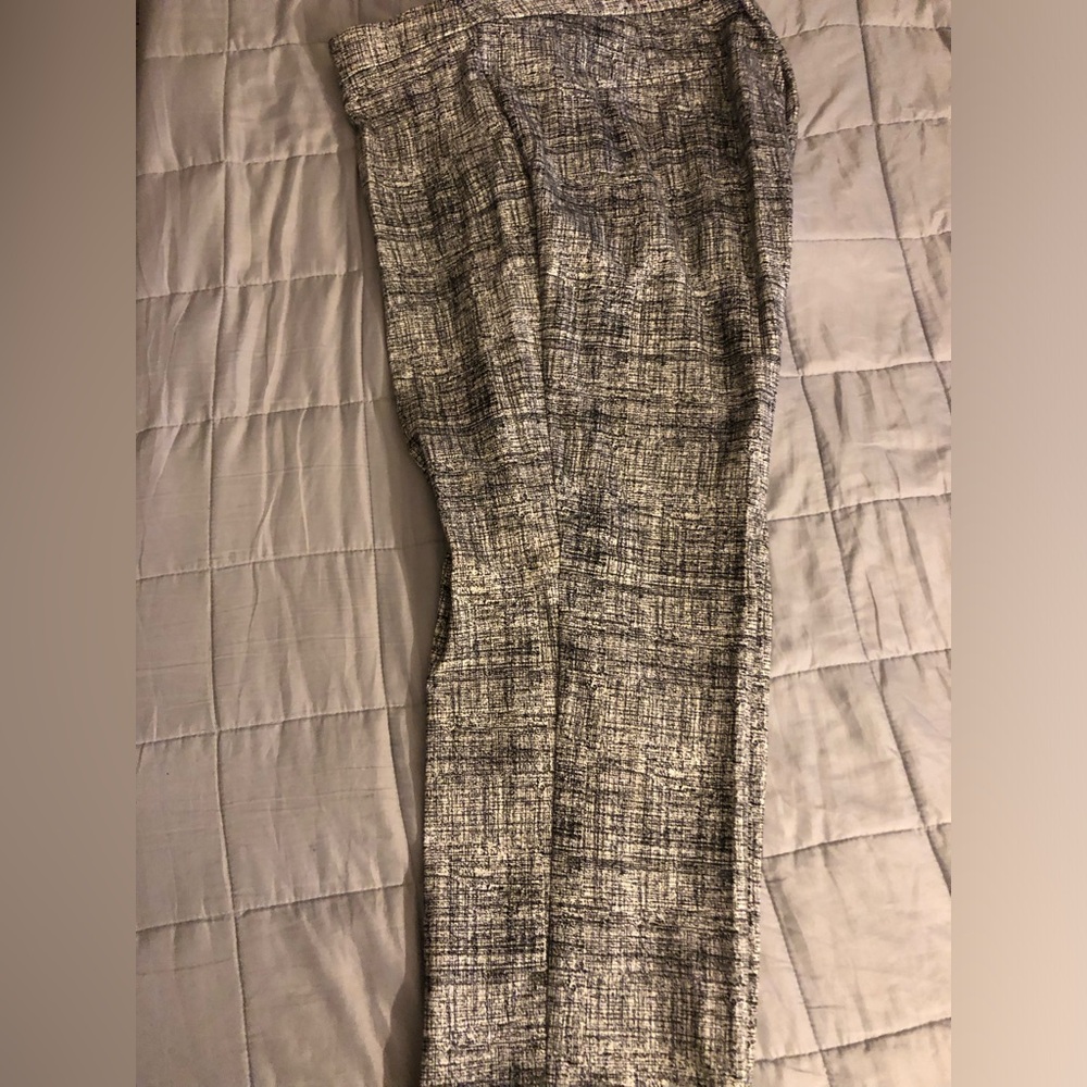 Amanda Chelsea Ankle pants. Houndstooth, new -No tags